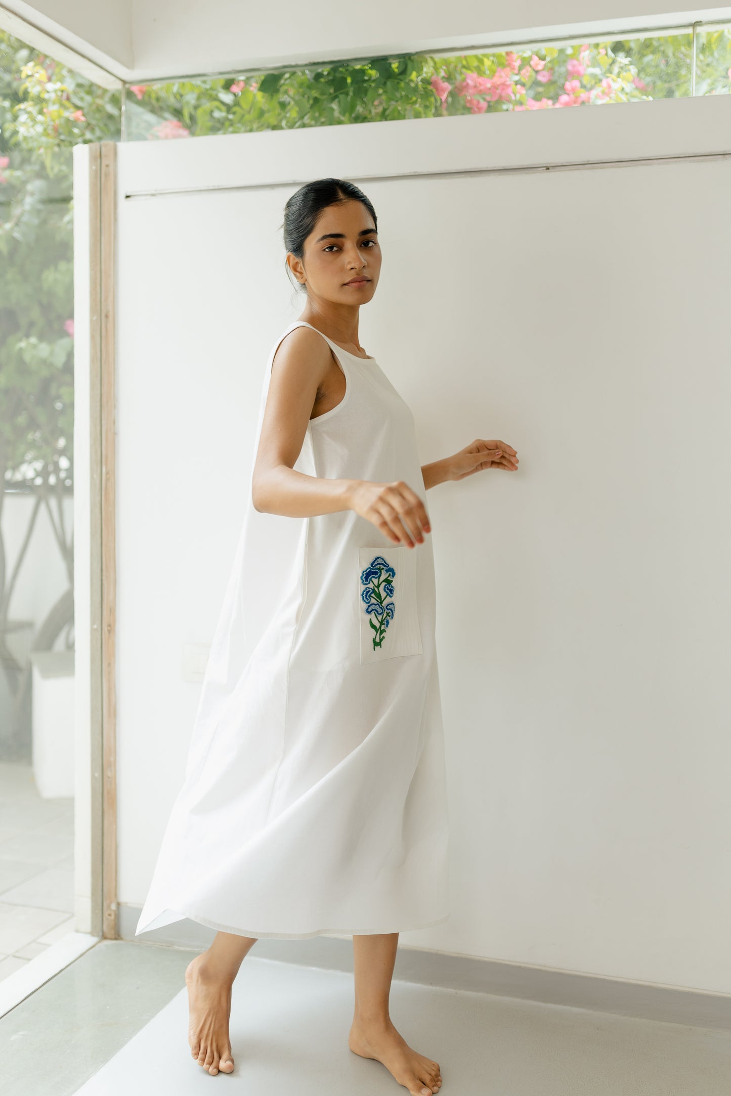 White A-line Long Dress with Blue Pocket