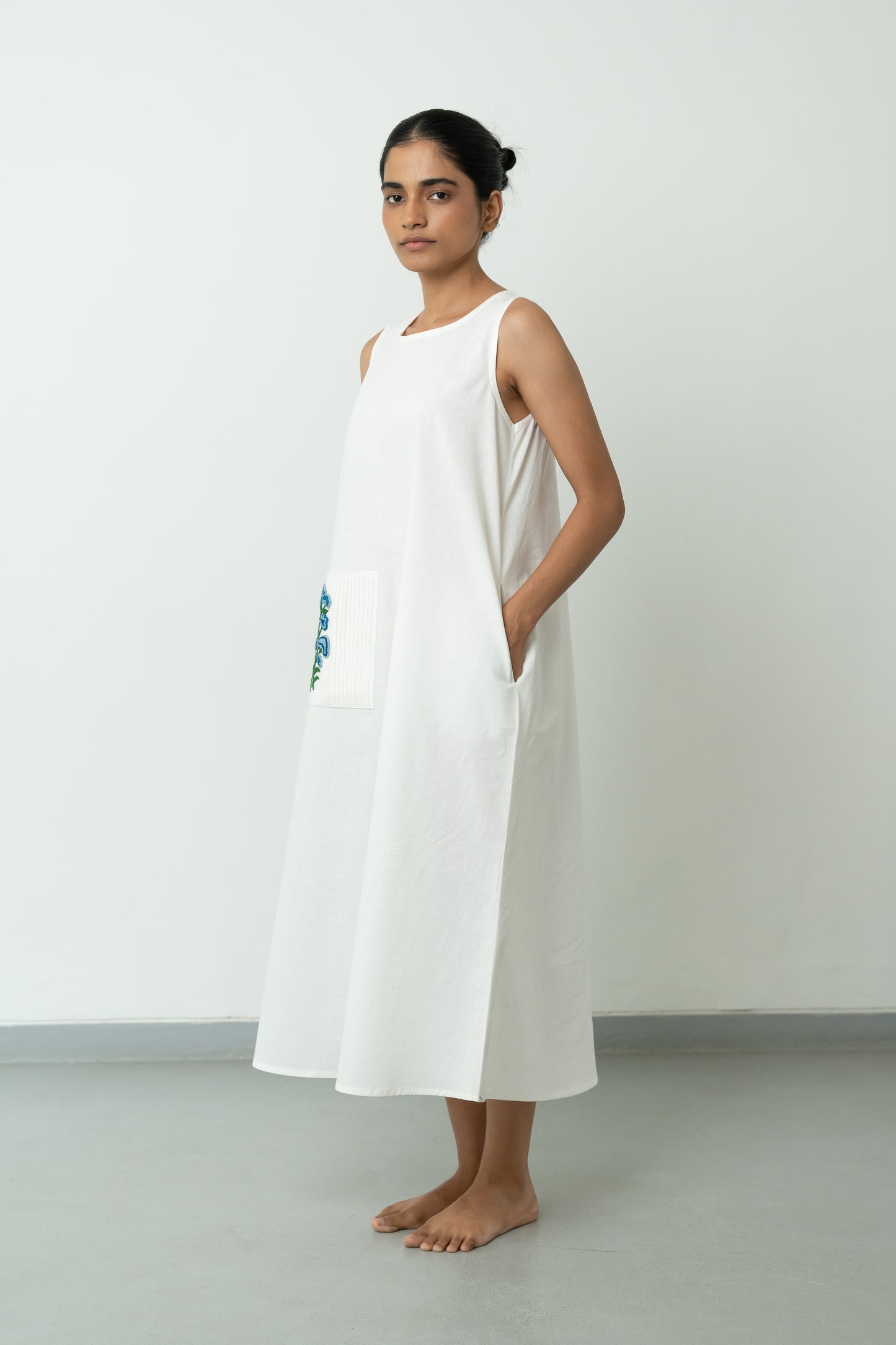 White A-line Long Dress with Blue Pocket