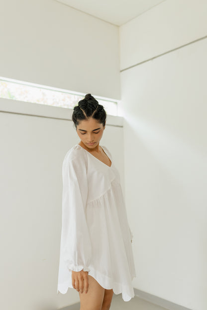 White Short Dress with Raglan Sleeves