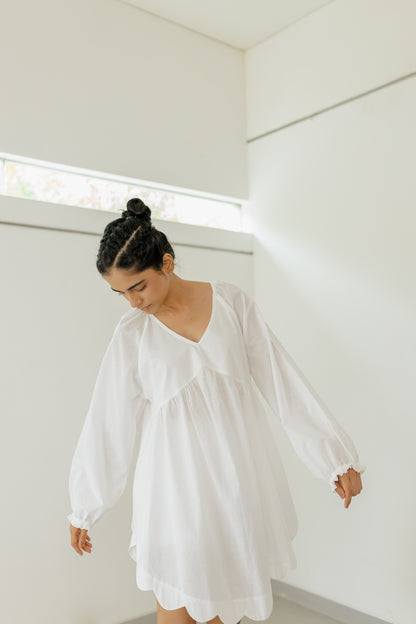 White Short Dress with Raglan Sleeves